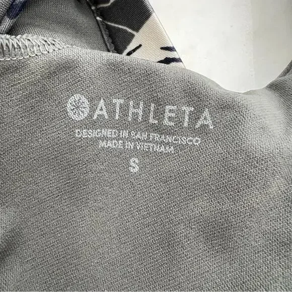 Athleta Aqualuxe Wildflower Plunge Floral Bikini Top - Picture 8 of 8